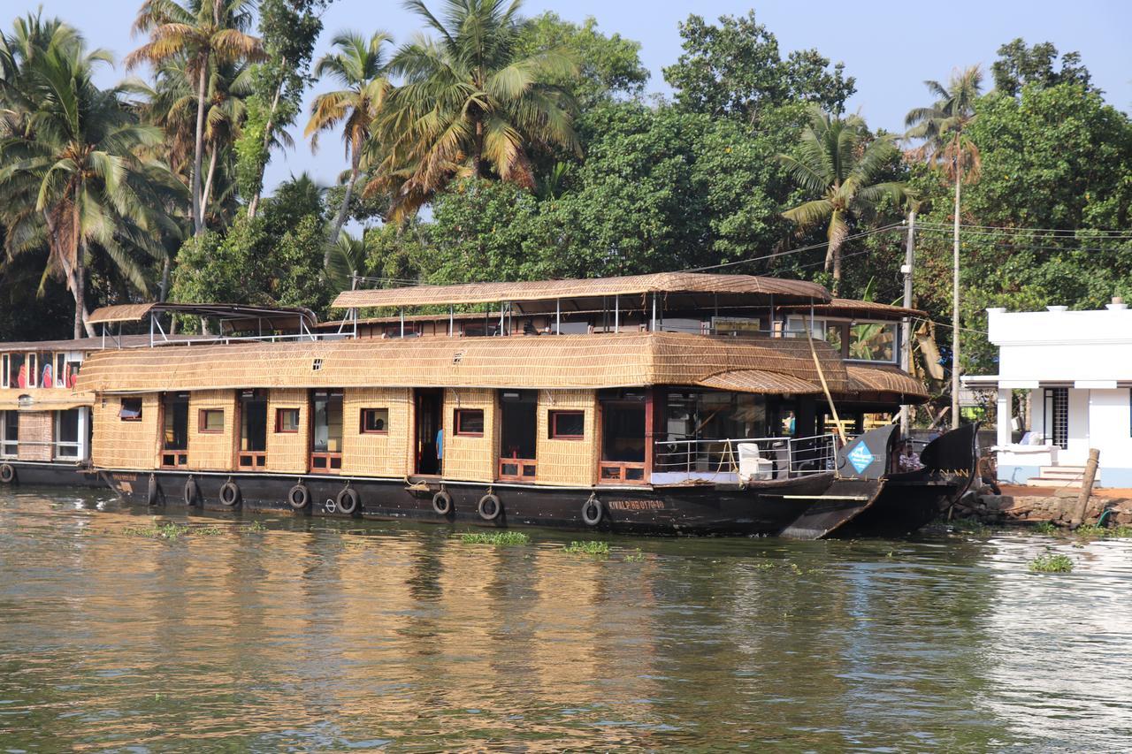 Friends Cruise, Nightstay Houseboat Alappuzha Exterior foto
