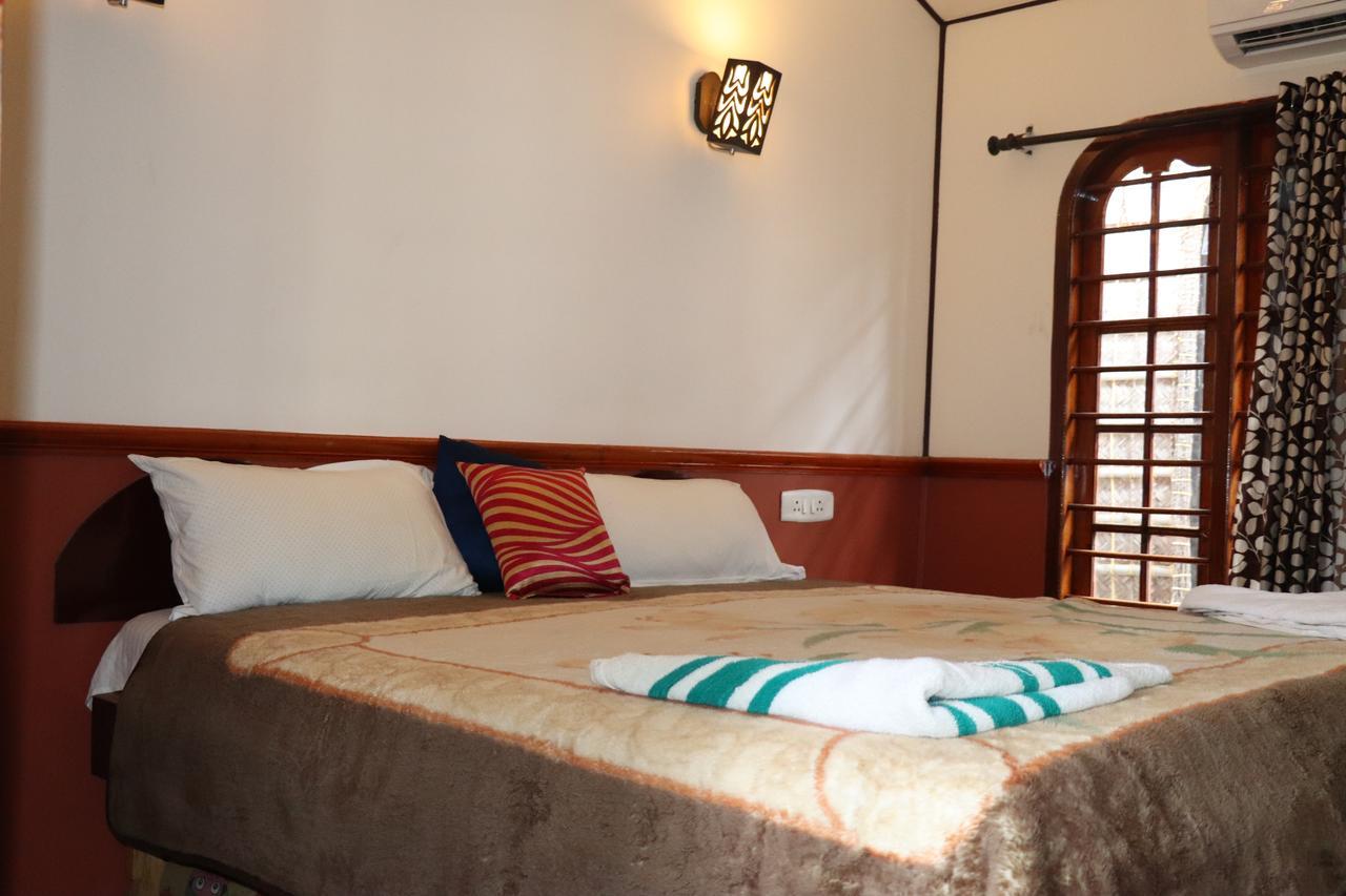 Friends Cruise, Nightstay Houseboat Alappuzha Exterior foto