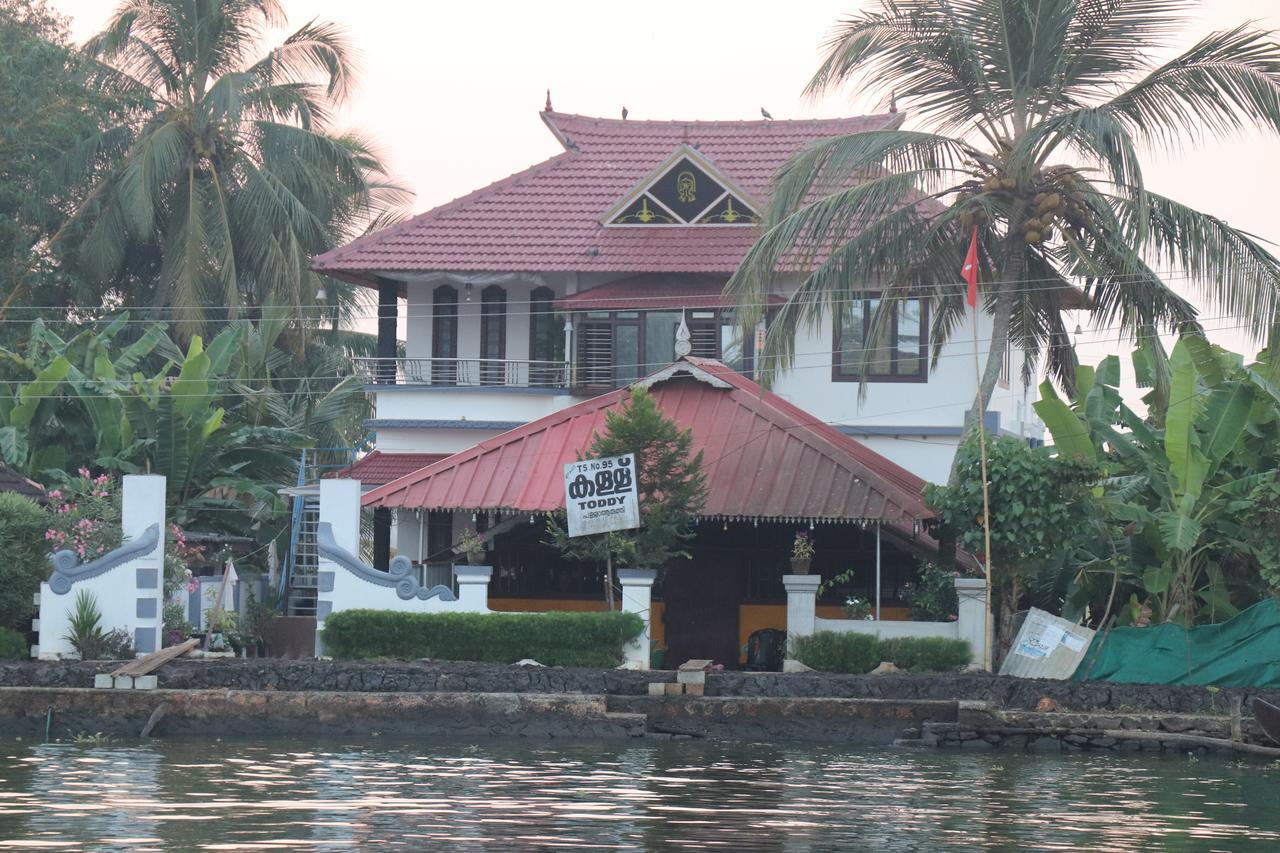 Friends Cruise, Nightstay Houseboat Alappuzha Exterior foto