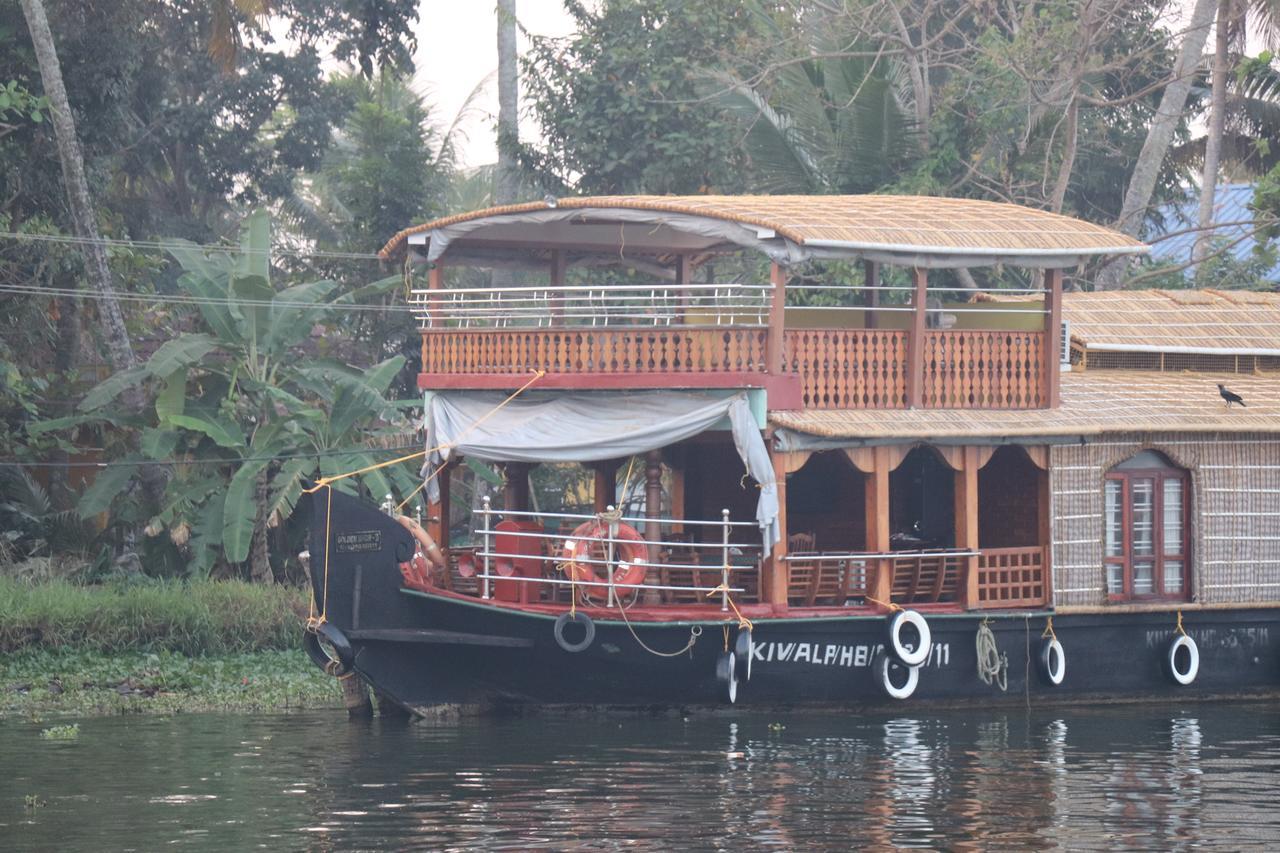 Friends Cruise, Nightstay Houseboat Alappuzha Exterior foto